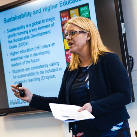 PhD supervisor gives a talk about Sustainability